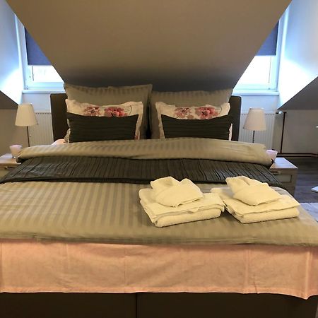 Lili Apartman Lägenhet Mariánské Lázně Exteriör bild